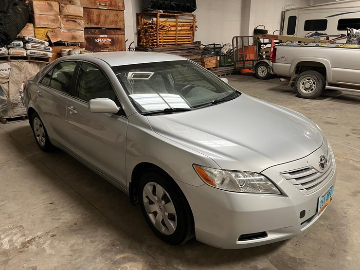 toyota-sedan-image-1