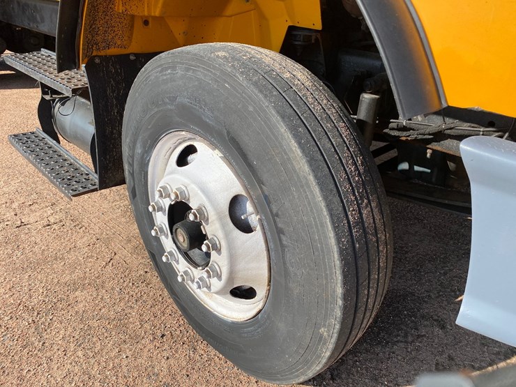 2004-international-7400-image-12