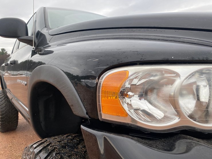 2005-dodge-2500-image-31