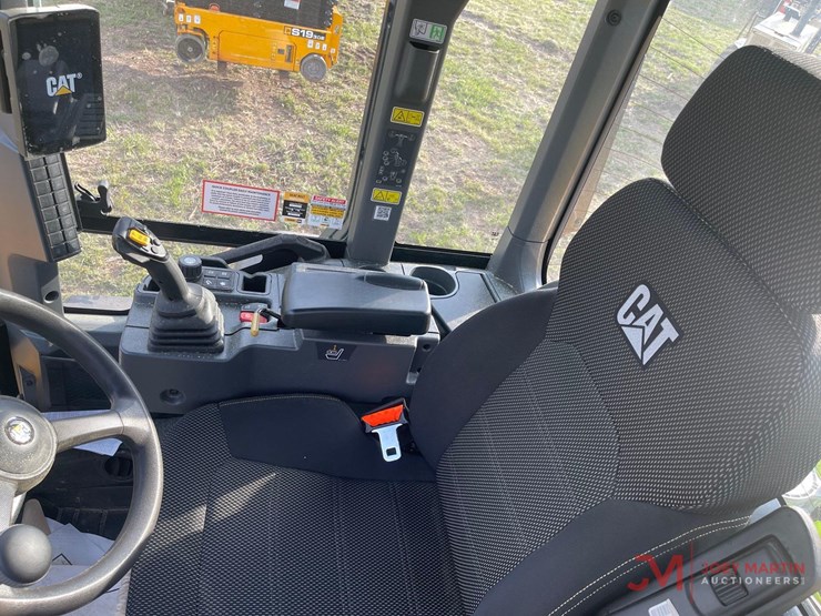 2026-caterpillar-926-image-24