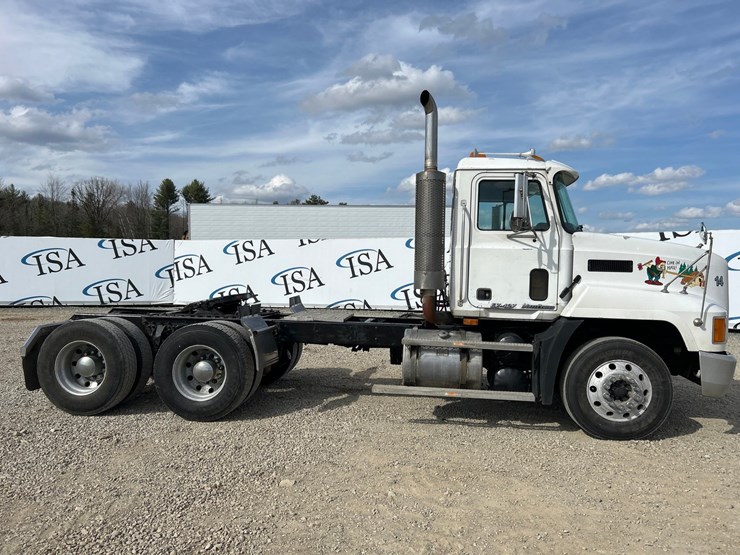 2002-mack-ch613-image-6