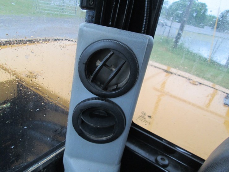 caterpillar-305.5-image-47