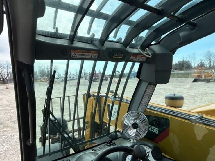 2012-caterpillar-th255-image-19