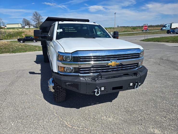 2019-chevrolet-silverado-3500-image-27