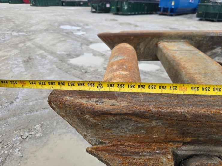 #22589-•-2006-mack-cv713-granite-roll-off-truck-image-83