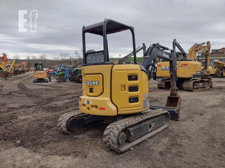 2020-deere-35g-image-44