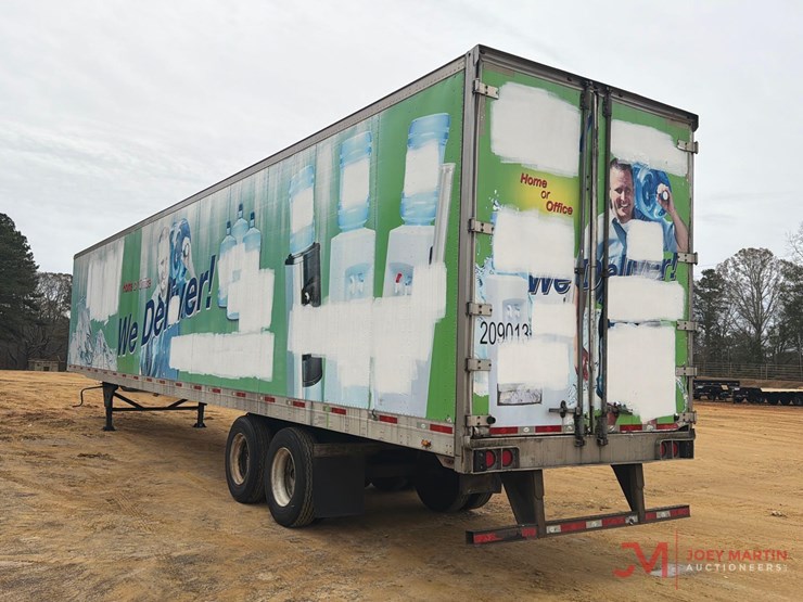 2009-utility-53'-image-4