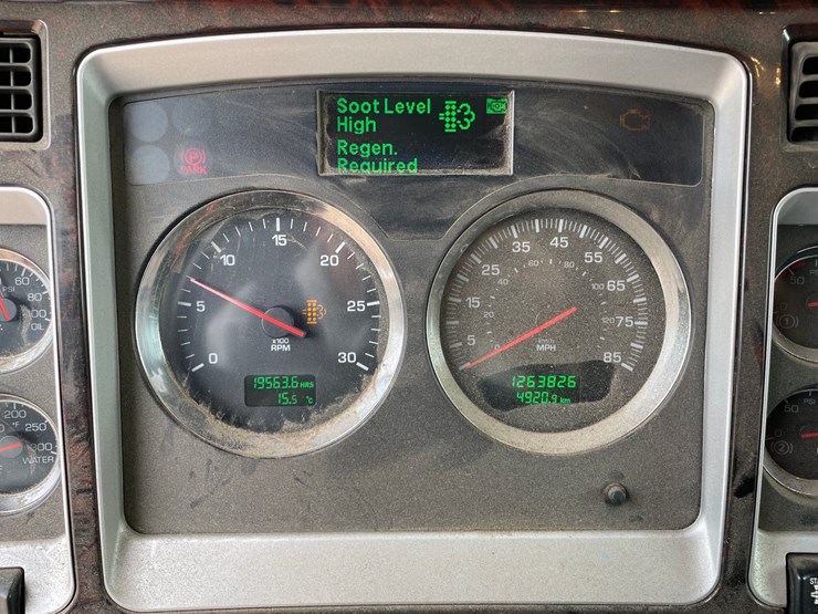 2016-kenworth-t660-image-52