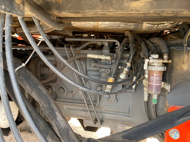 2014-kubota-m135gx-image-20