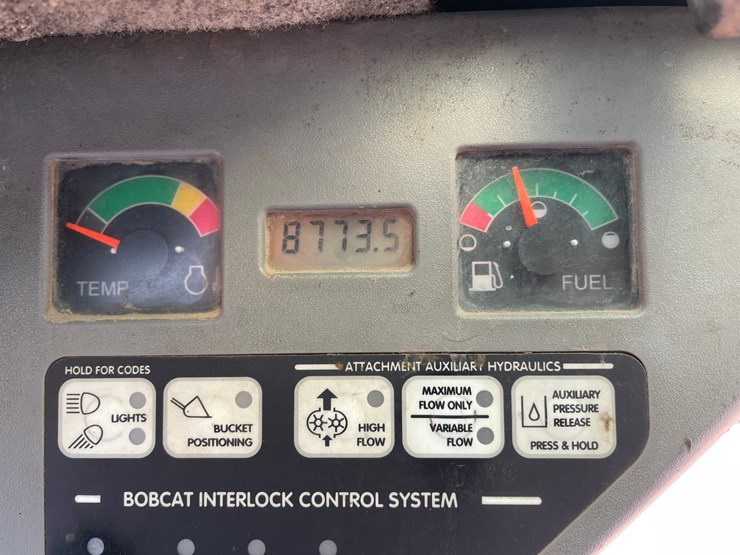 2005-bobcat-t300-image-42