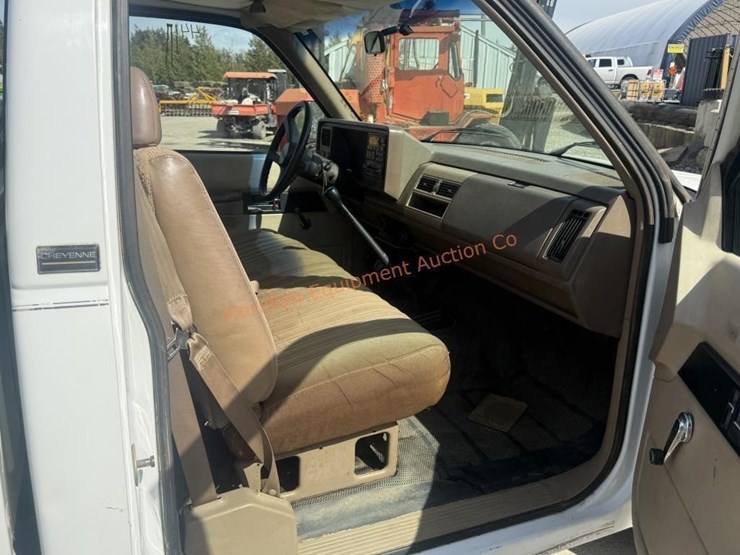 1992-chevrolet-cheyenne-1500-image-21