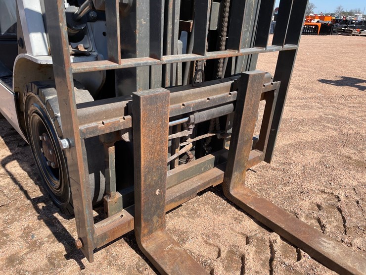 #1134-•-unicarriers-lp-forklift-image-8