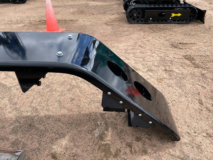 freightliner-108sd-image-5