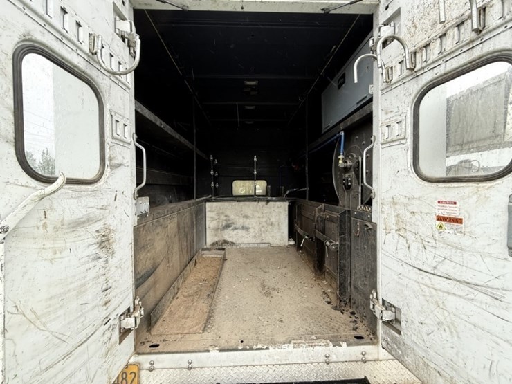 2017-ford-f550-sd-image-24