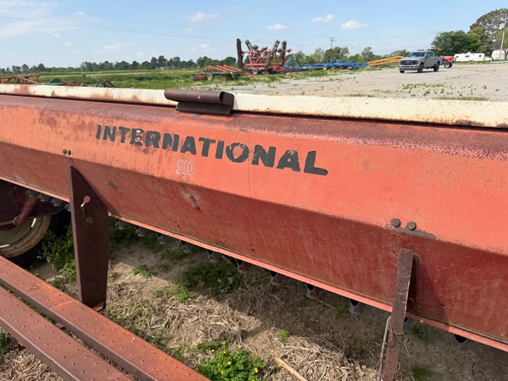 international-12-image-12