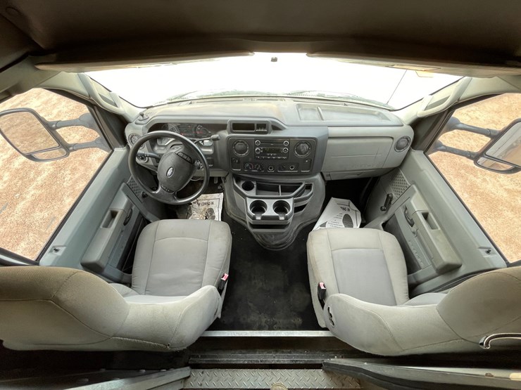 2009-ford-e450-image-52