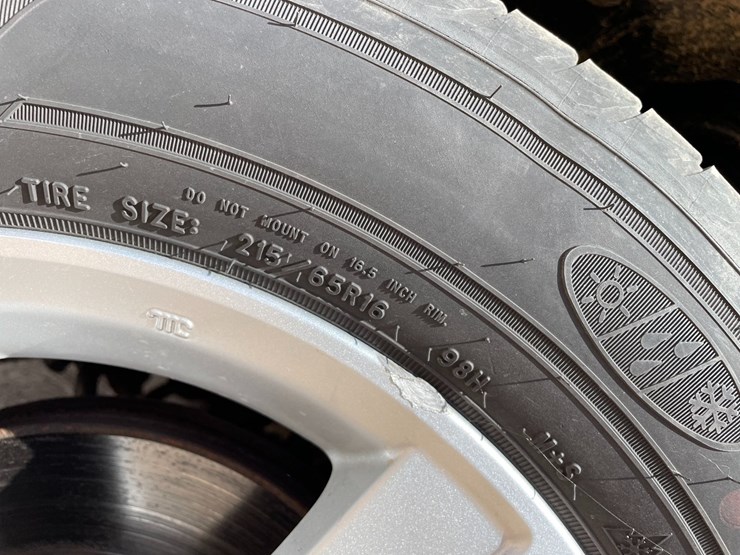 2011-subaru-forester-image-10