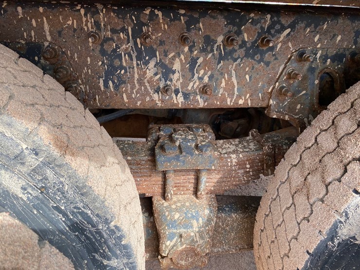 2003-international-7400-image-16