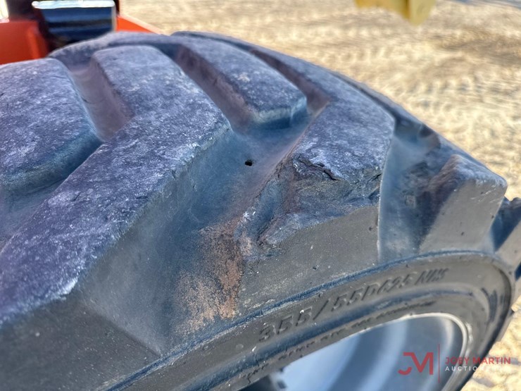 2013-jlg-600aj-image-13