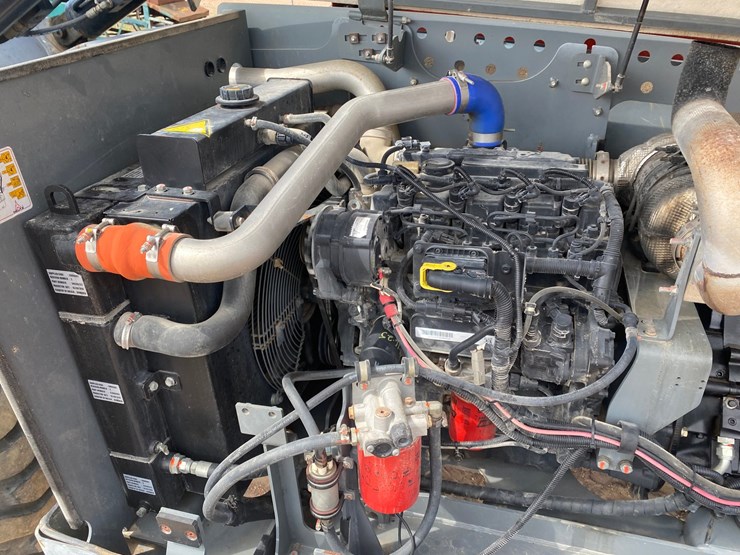 #1306-•-2018-skyjack-8,000lb-telehandler-image-40