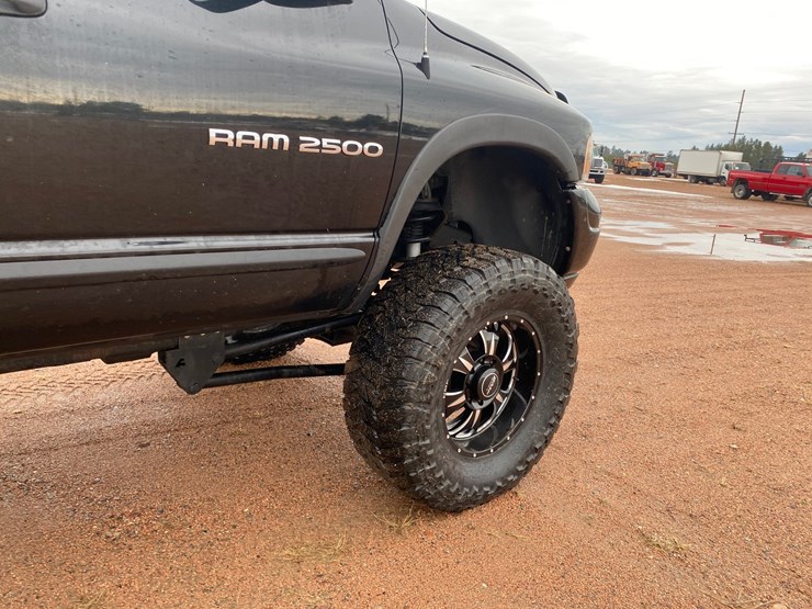 2005-dodge-2500-image-26