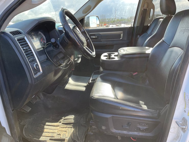 2014-dodge-ram-3500-image-34