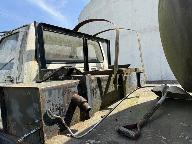 1982-ford-f700-image-32