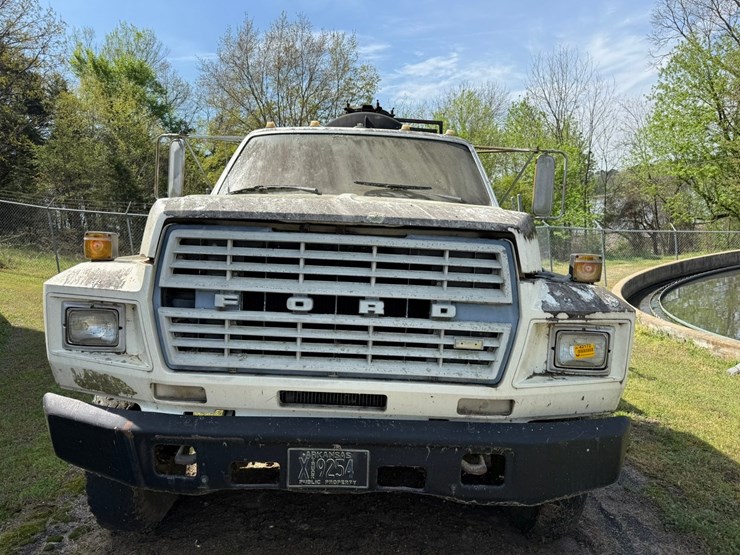 1982-ford-f700-image-34