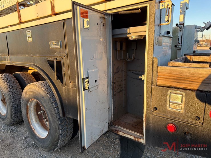 2008-international-7400-image-16