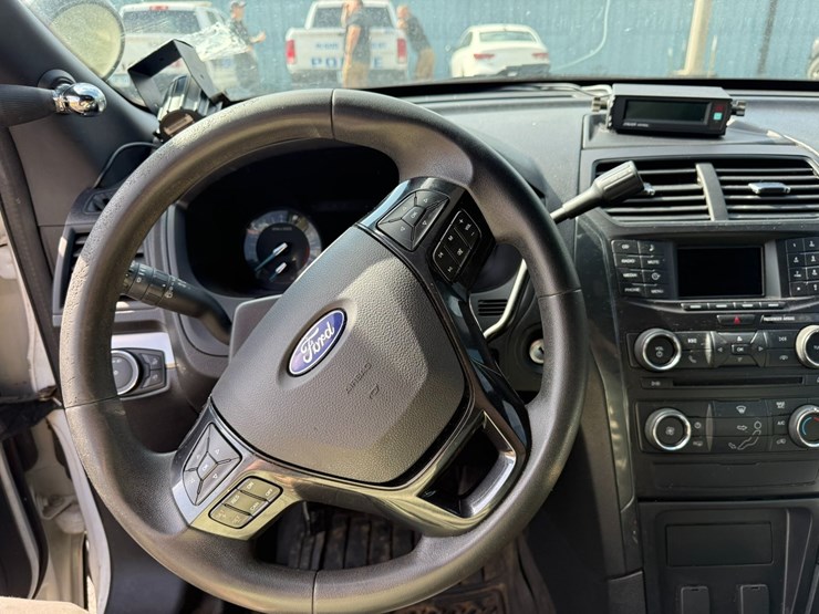 2018-ford-explorer-image-45