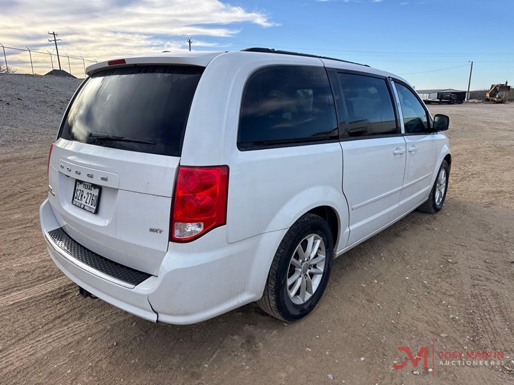2016-dodge-grand-caravan-image-2