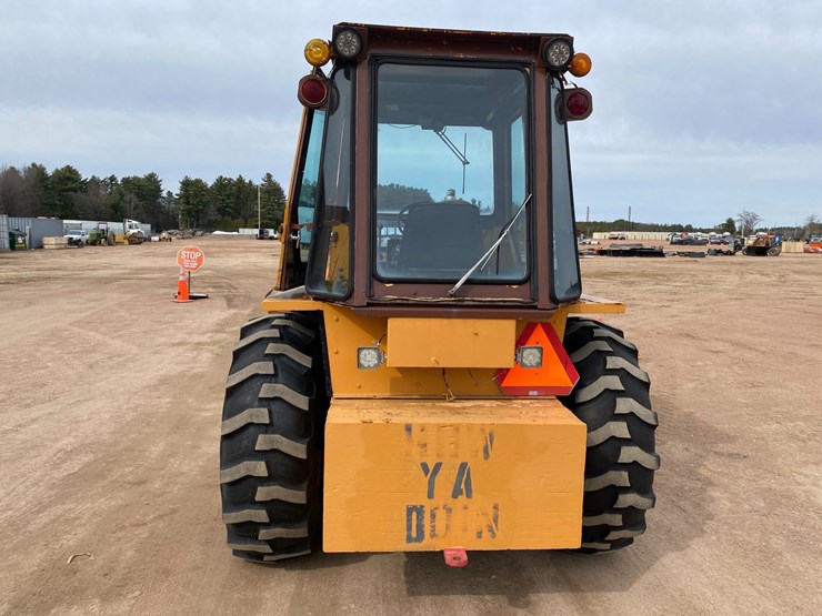 #1004-•-1982-allis-chalmers-714-series-b-industrial-plow-tractor-image-8