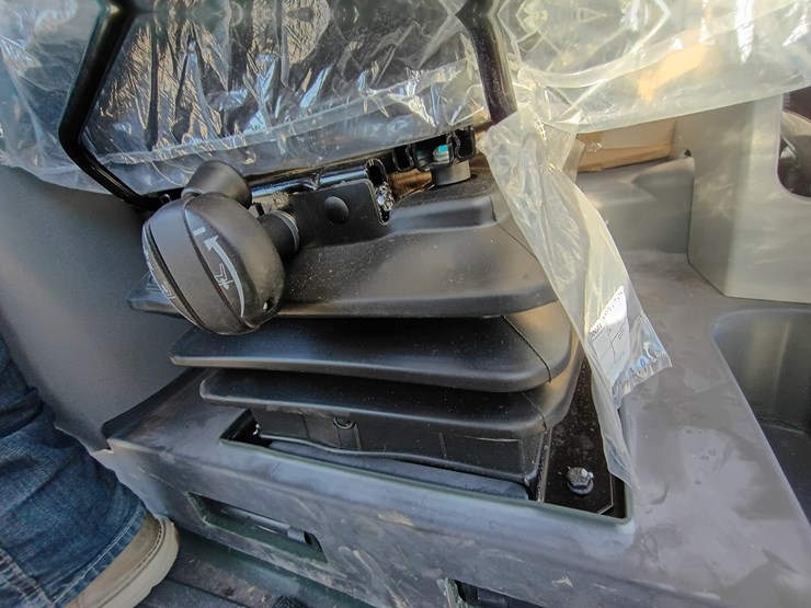 2023-caterpillar-910-image-47