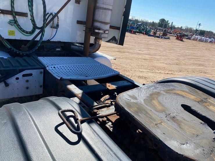 2007-caterpillar-c13-image-26