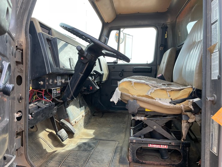 1995-international-2554-image-51