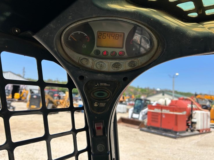 2015-bobcat-t590-image-23