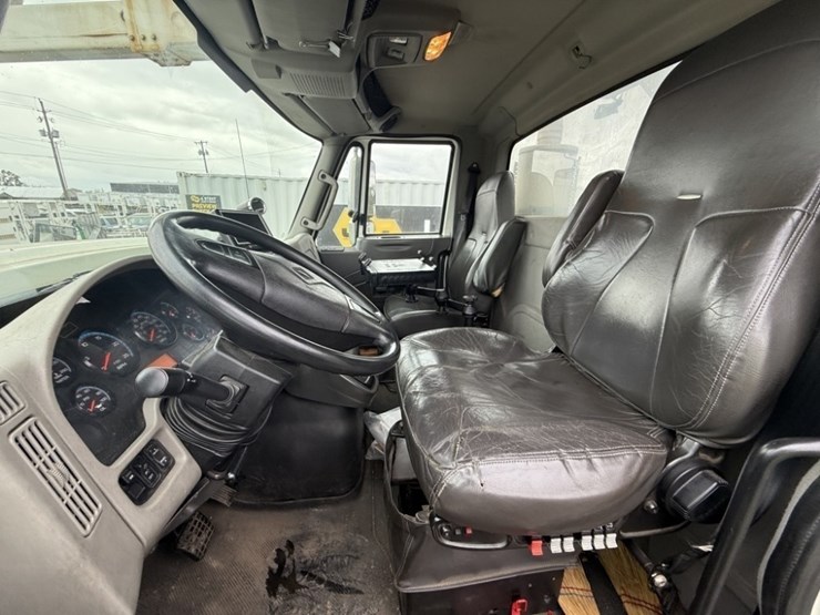 2013-international-7600-image-27