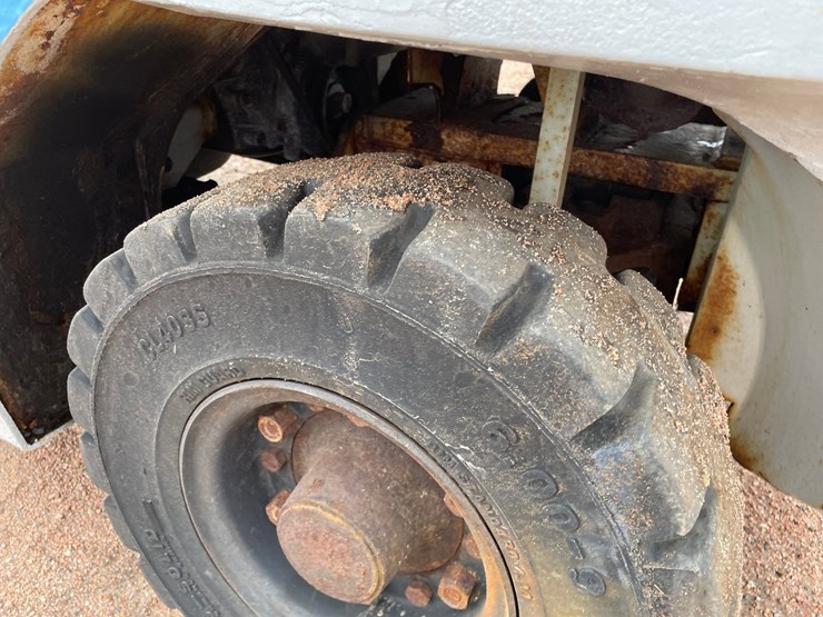 #1164-•-unicarriers-3,450-lbs-lp-forklift-image-31