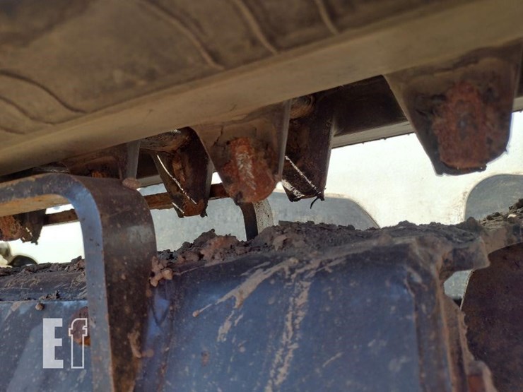 2010-bobcat-t190-image-17