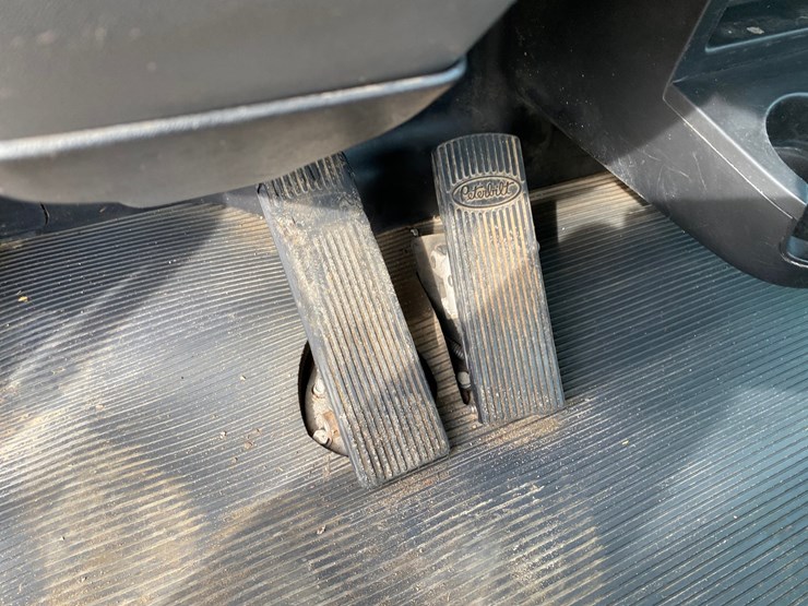 2017-peterbilt-348-image-53