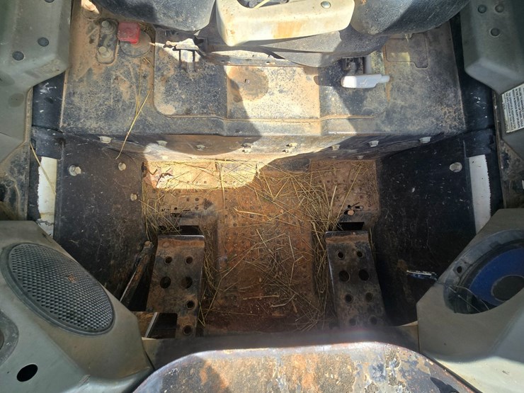 2010-bobcat-t650-image-28