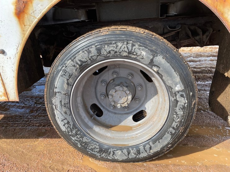 2002-international-4700-image-18