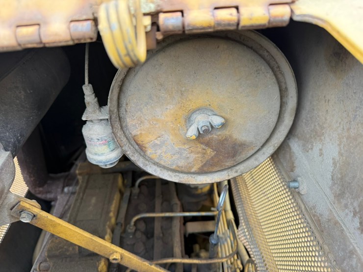 caterpillar-d4c-image-35