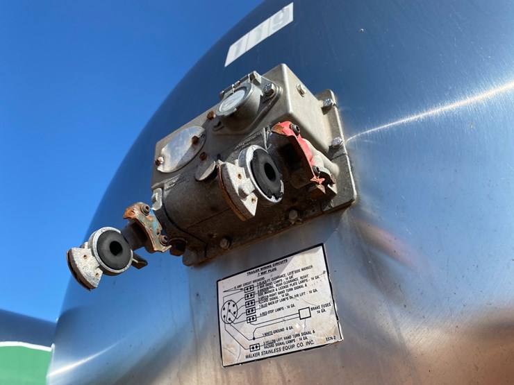 1993-walker-tanker-image-24