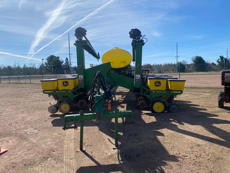 john-deere-7200-image-2