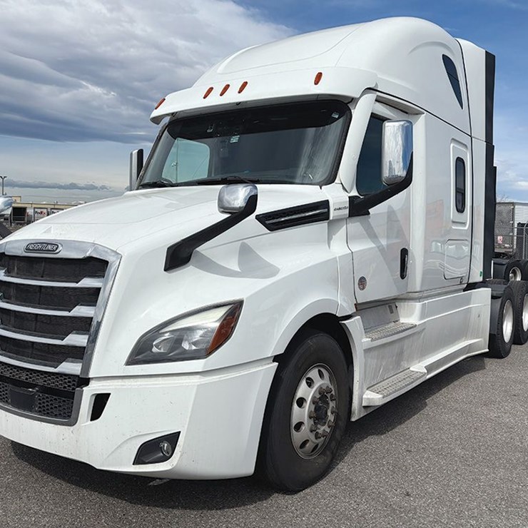 2021 FREIGHTLINER CASCADIA 126