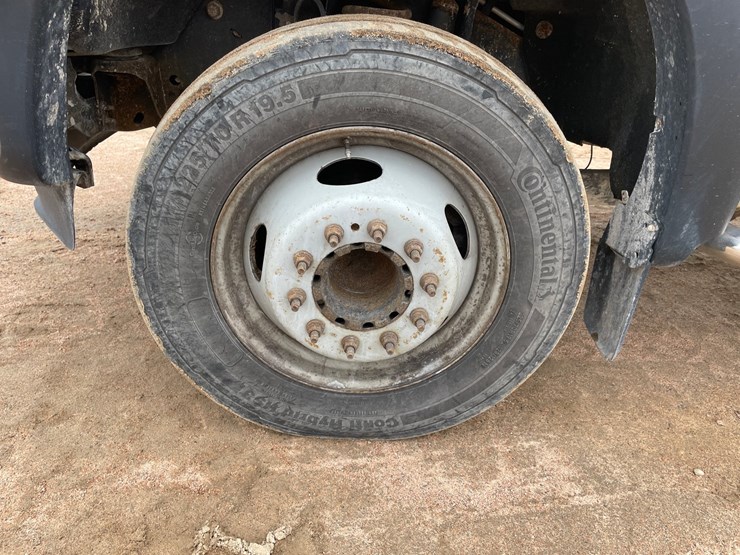 2012-ford-f550-image-26