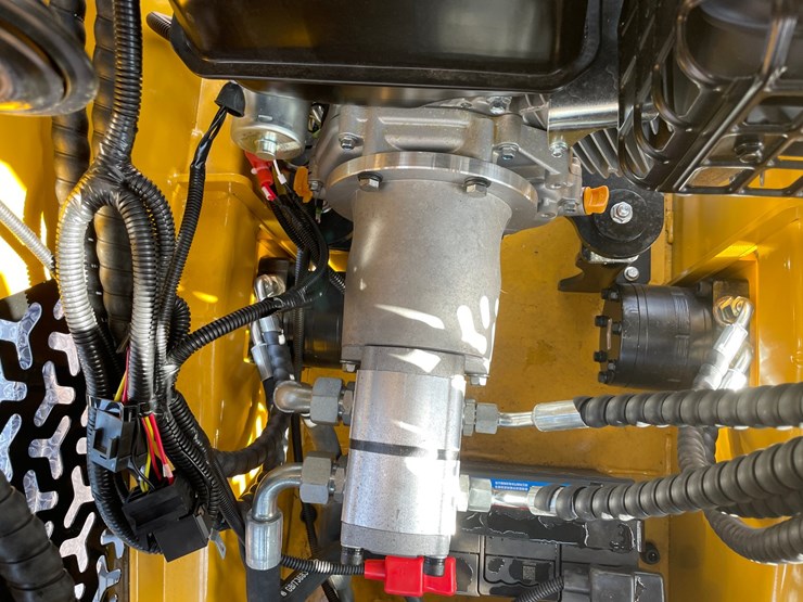 #1155-•-agt-mx-mrt14-tracked-stand-on-mini-skid-steer-image-15