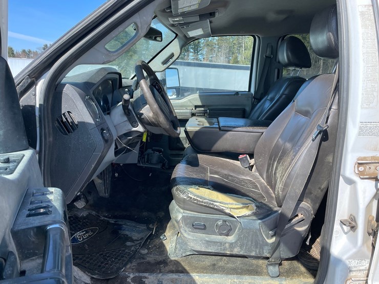 2011-ford-f350-image-34