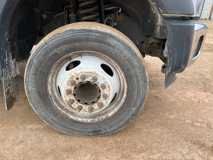 2012-ford-f550-image-28